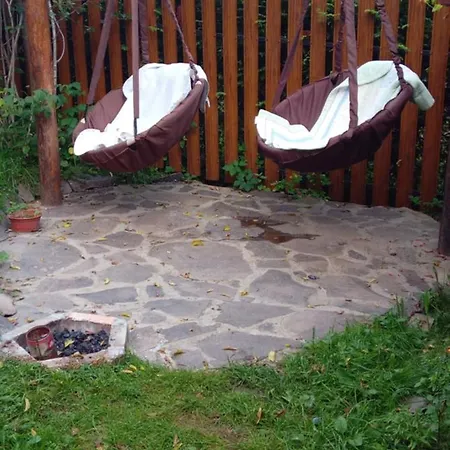 лісова хатинка *